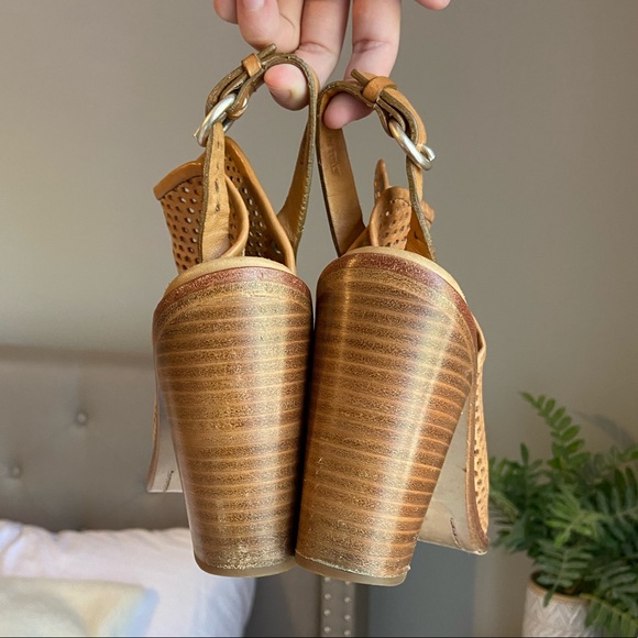 rag & bone Tan Wyatt Laser Cut Leather Sandals - Picture 3 of 8